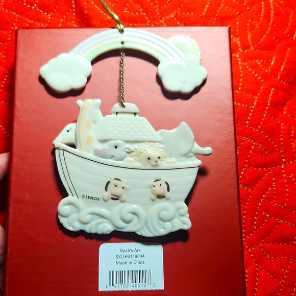 Lenox Noah's Ark Porcelain Collectible Ornament. - Picture 10 of 10